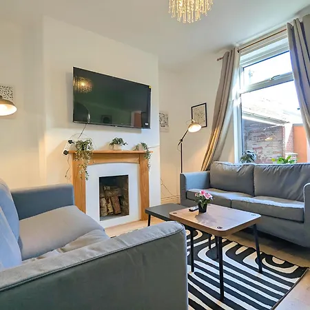 Charming 3-bed Near Centre Free Parking * York