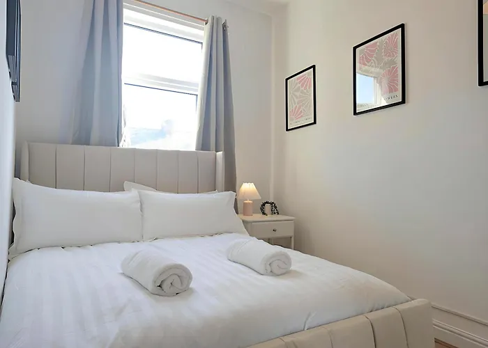 Casa vacanze Charming 3-bed Near Centre Free Parking *