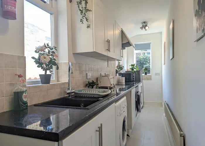 Charming 3-bed Near Centre Free Parking York