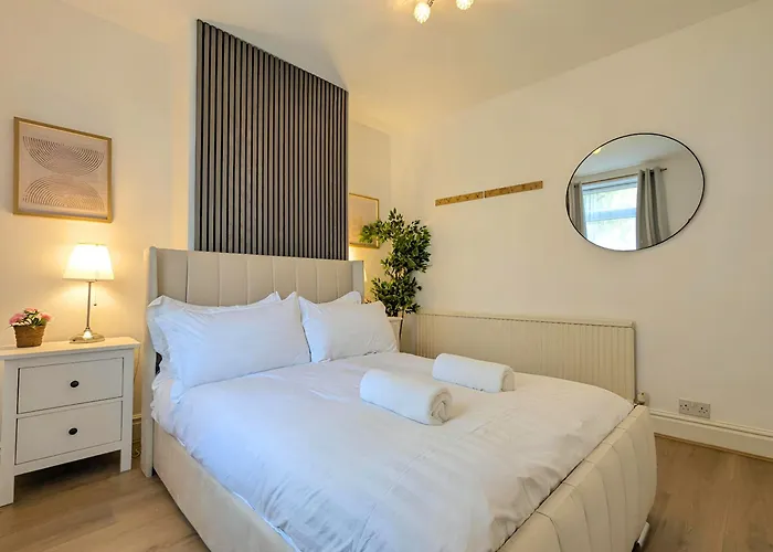 Charming 3-bed Near Centre Free Parking York